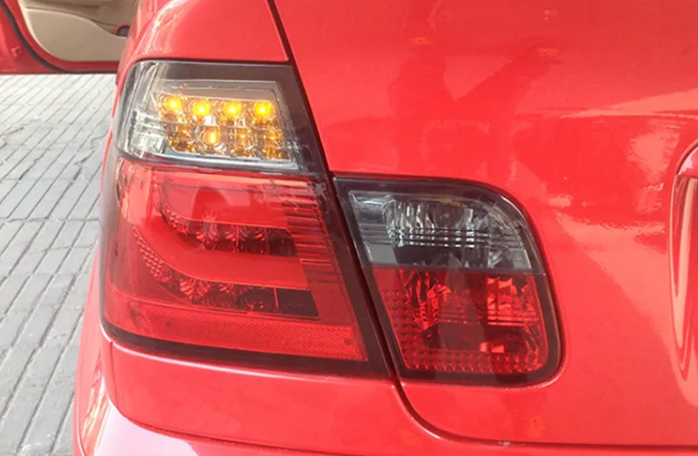 Conjunto de Lanternas Traseiras LED BMW Série 3 E46 (2001-2004)