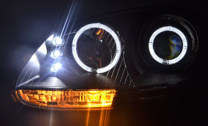 Faróis de LED Volkswagen Jetta MK5 (06-11)