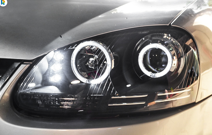 Faróis de LED Volkswagen Jetta MK5 (06-11)