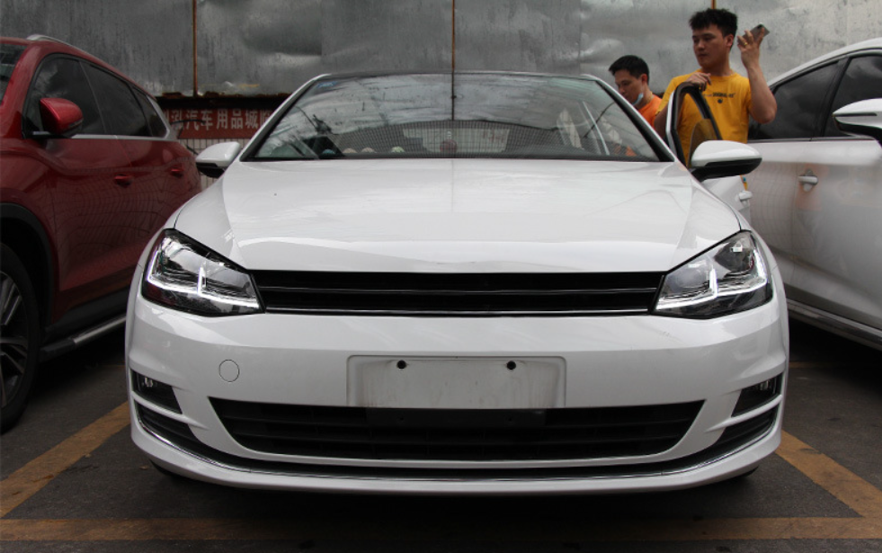 Conjunto de Faróis LED para Volkswagen Golf 7 / 7.5 (2013-2017)