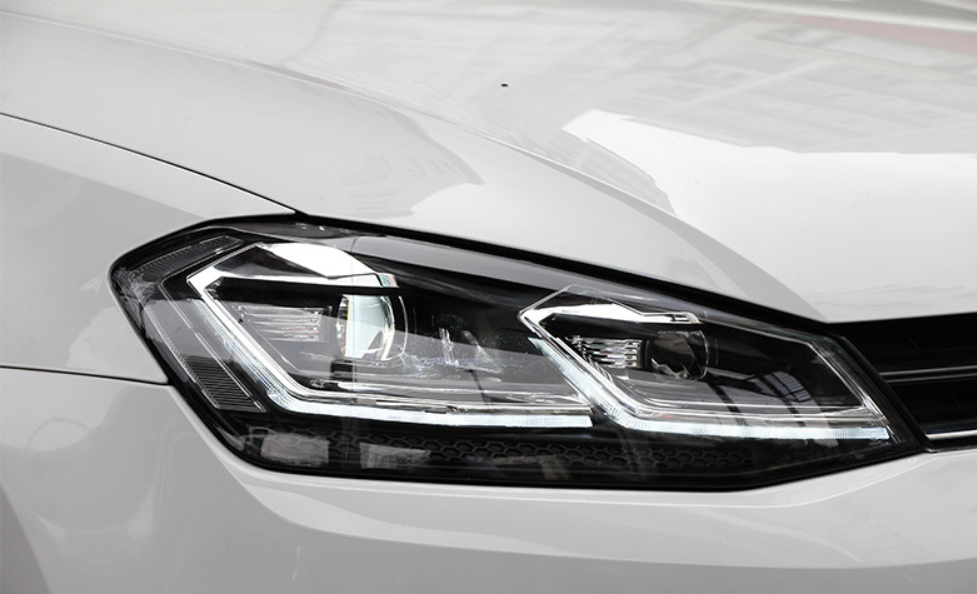 Conjunto de Faróis LED para Volkswagen Golf 7 / 7.5 (2013-2017)