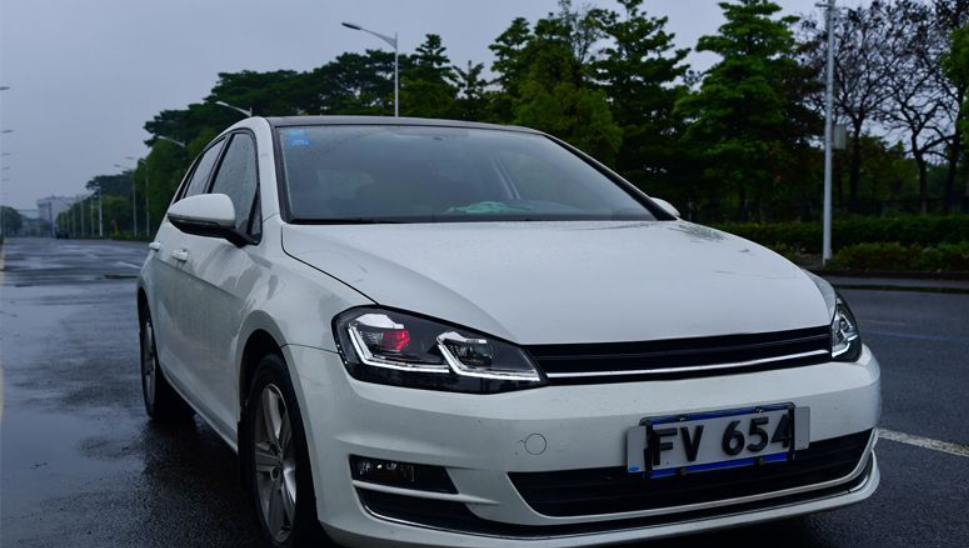 Conjunto de Faróis Dedicado para Volkswagen Golf 7 / 7.5 (2013-2018)