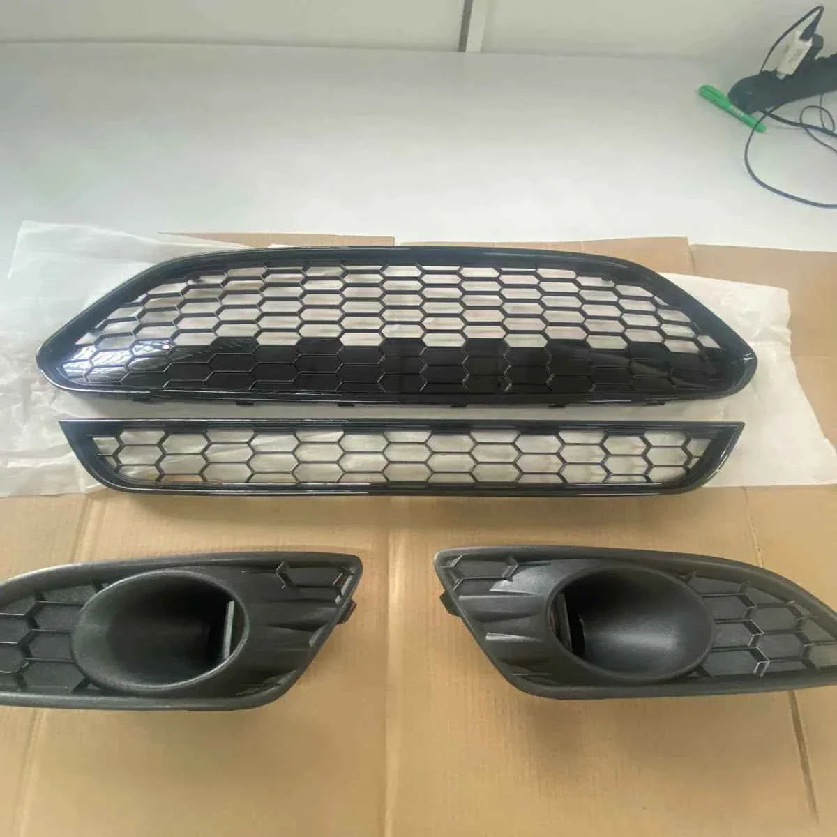 Kit Grade Colmeia New Fiesta - Visual Esportivo Premium | Led Line BR Parts