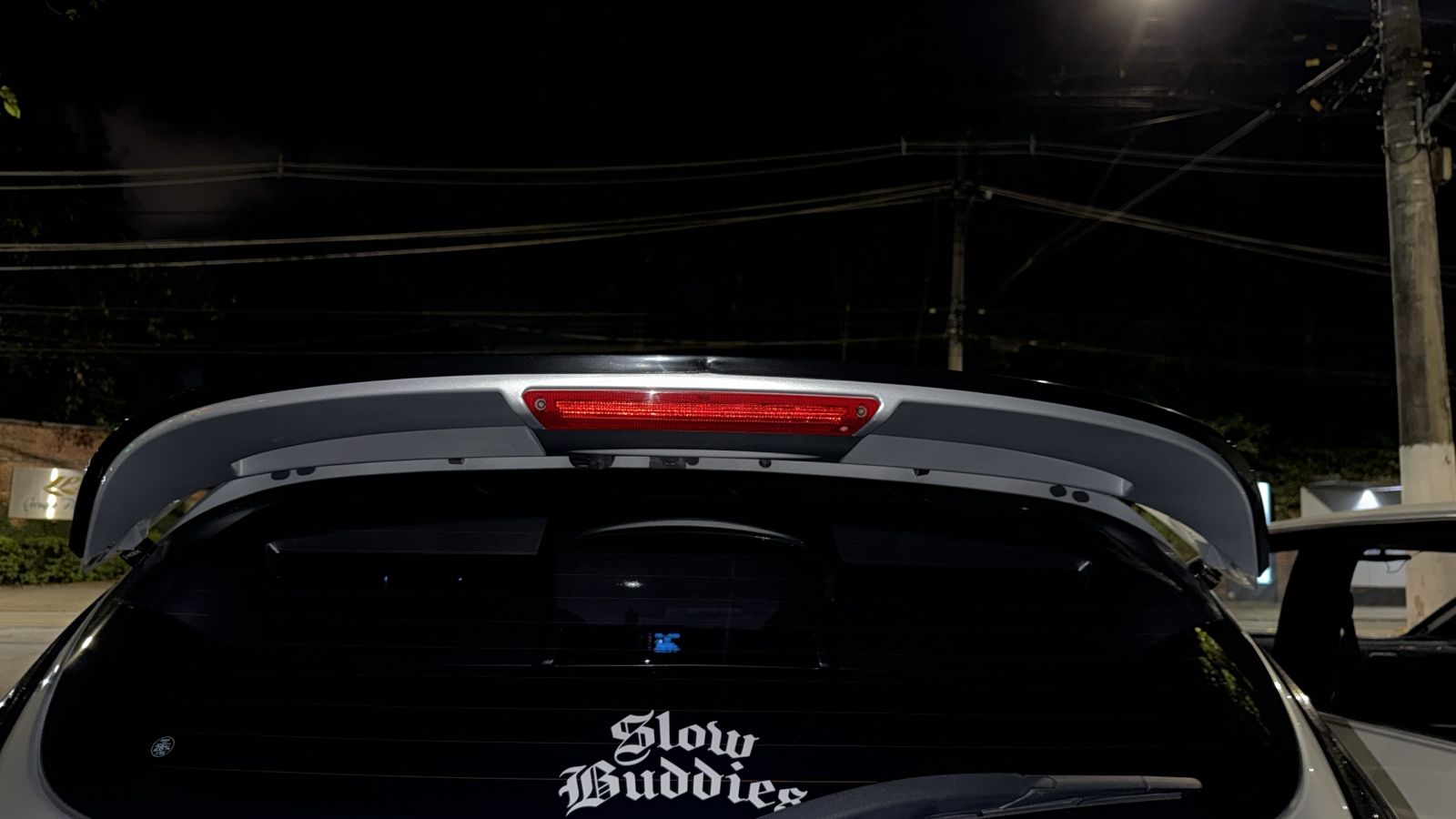 WingRiser Premium — Kit de Elevação de Aerofólio Ford New Fiesta | Led Line BR Parts