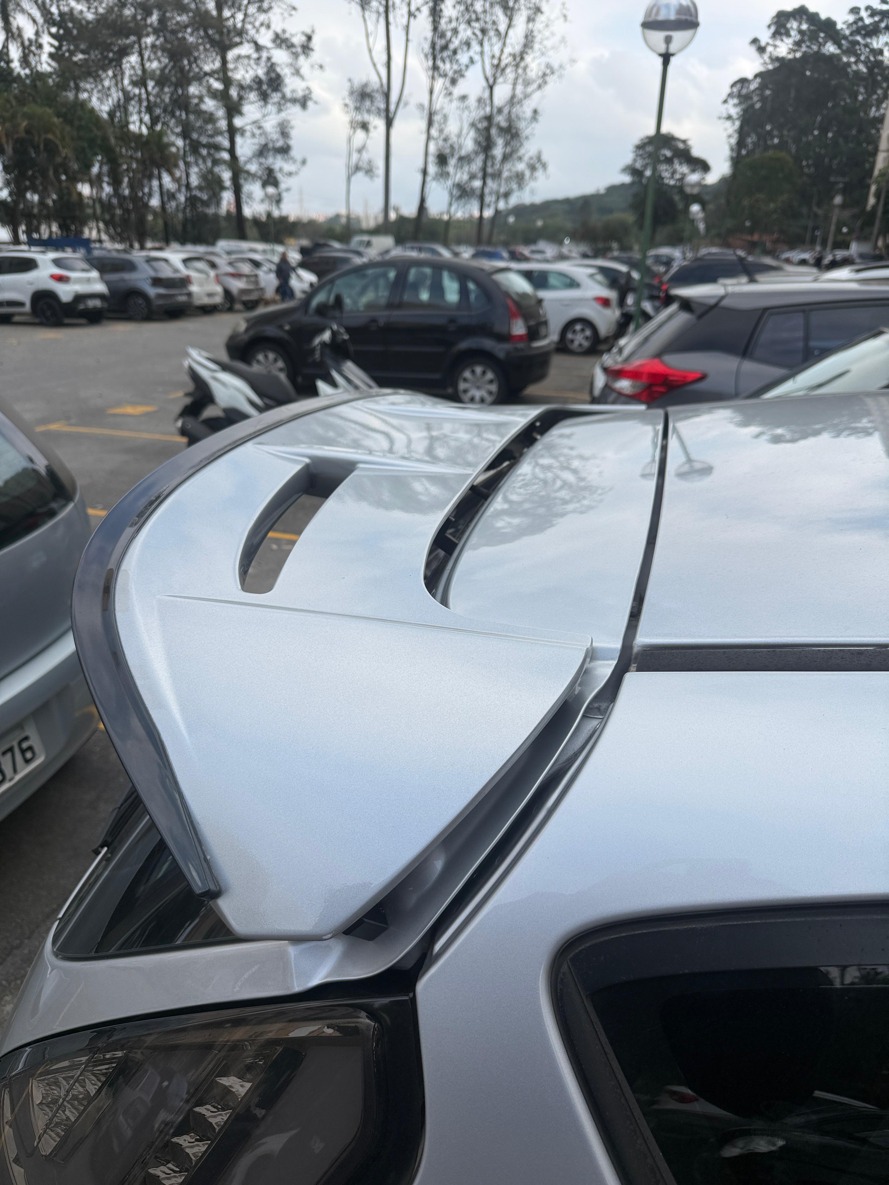 WingRiser Premium — Kit de Elevação de Aerofólio Ford New Fiesta | Led Line BR Parts