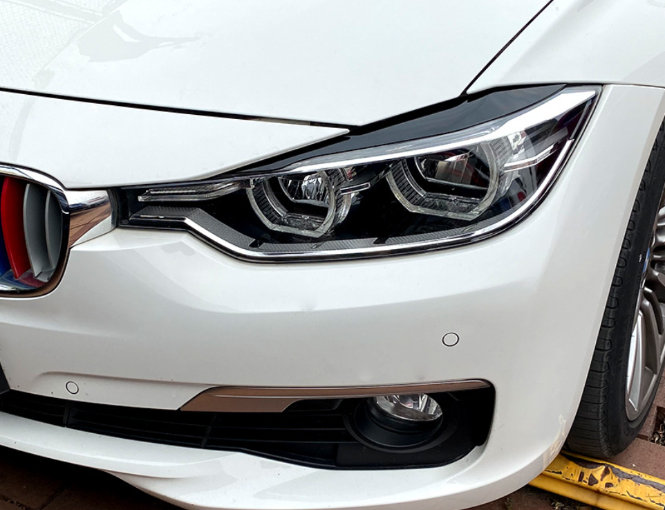 Sobrancelhas de Farol para BMW Série 3 F30/F31 (2012-2018) – Estilo Esportivo em Preto Piano ou Fibra de Carbono