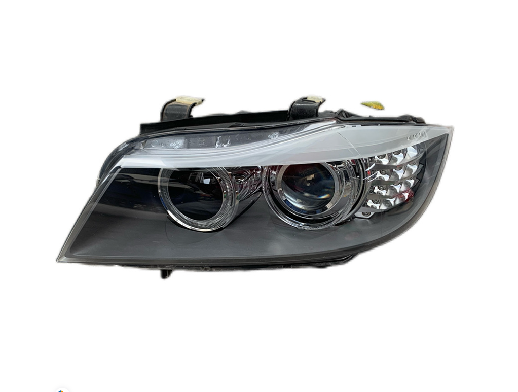 Par de Faróis HID Xenon - BMW Série 3 E90/E91 (2004-2011)