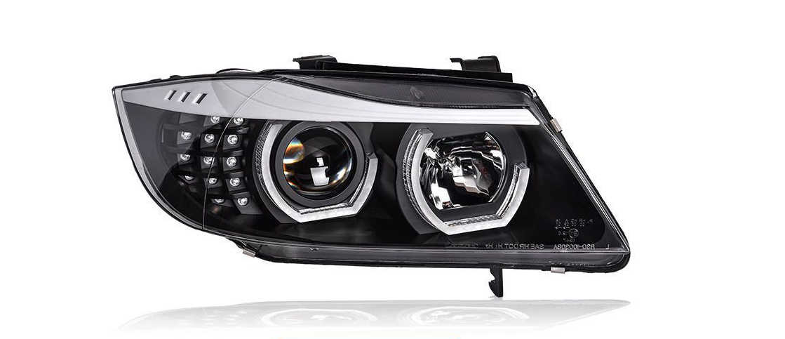 Par de conjunto de farol (COM LÂMPADA XENON) BMW Série 3 E90 (2005-2010).