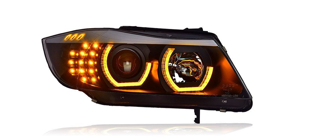 Par de conjunto de farol (COM LÂMPADA XENON) BMW Série 3 E90 (2005-2010).