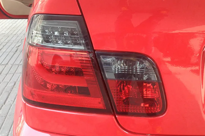Conjunto de Lanternas Traseiras LED BMW Série 3 E46 (2001-2004)