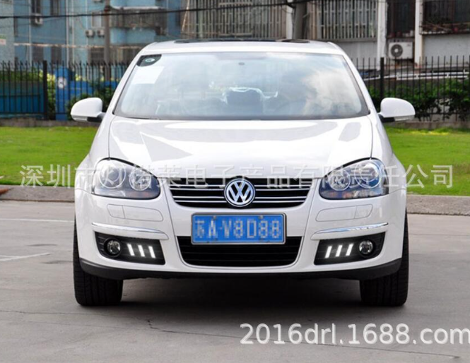 Luz de Rodagem Diurna com Sinal de Direção para Volkswagen Jetta MK5 (2006-2011)