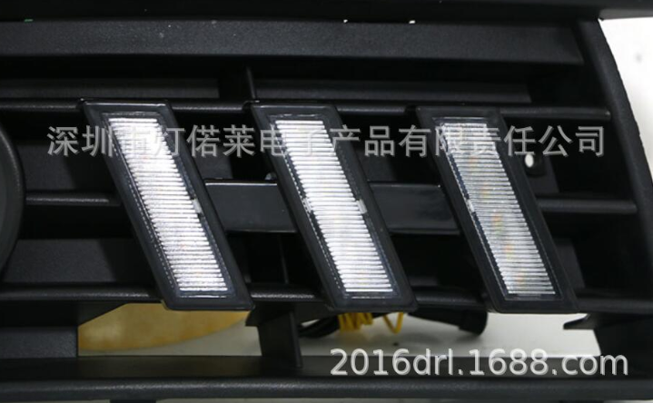 Luz de Rodagem Diurna com Sinal de Direção para Volkswagen Jetta MK5 (2006-2011)
