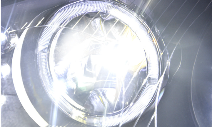 Faróis de LED Volkswagen Jetta MK5 (06-11)