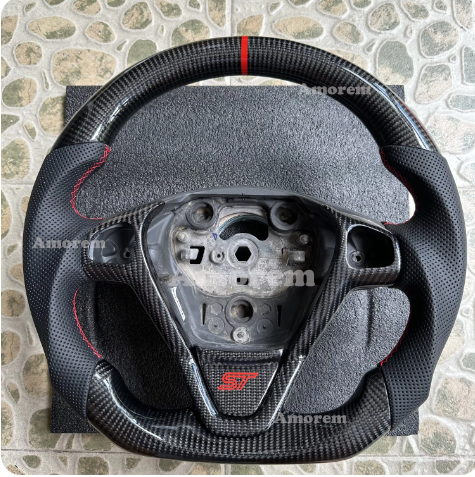 Volante Esportivo em Fibra de Carbono para Ford Fiesta ST MK7/MK7.5/MK8