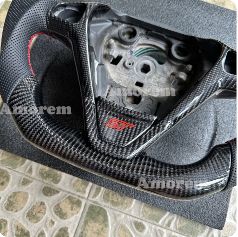 Volante Esportivo em Fibra de Carbono para Ford Fiesta ST MK7/MK7.5/MK8
