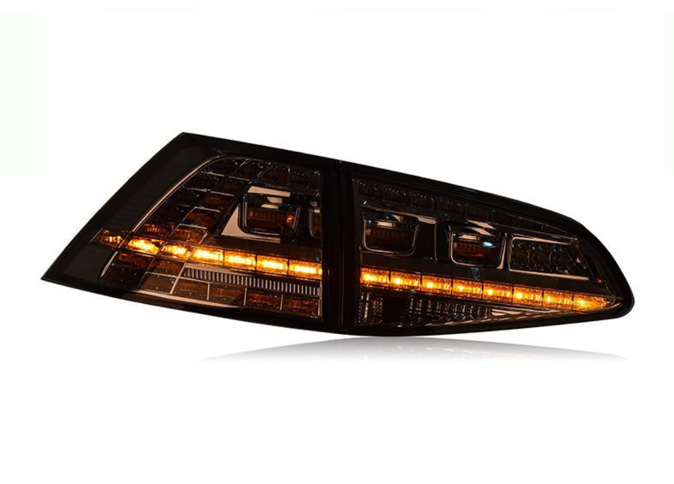 Par de Lanternas Traseiras LED para Volkswagen Golf 7 (2014-2016)