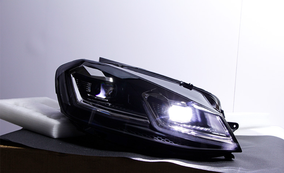 Conjunto de Faróis LED para Volkswagen Golf 7 / 7.5 (2013-2017)